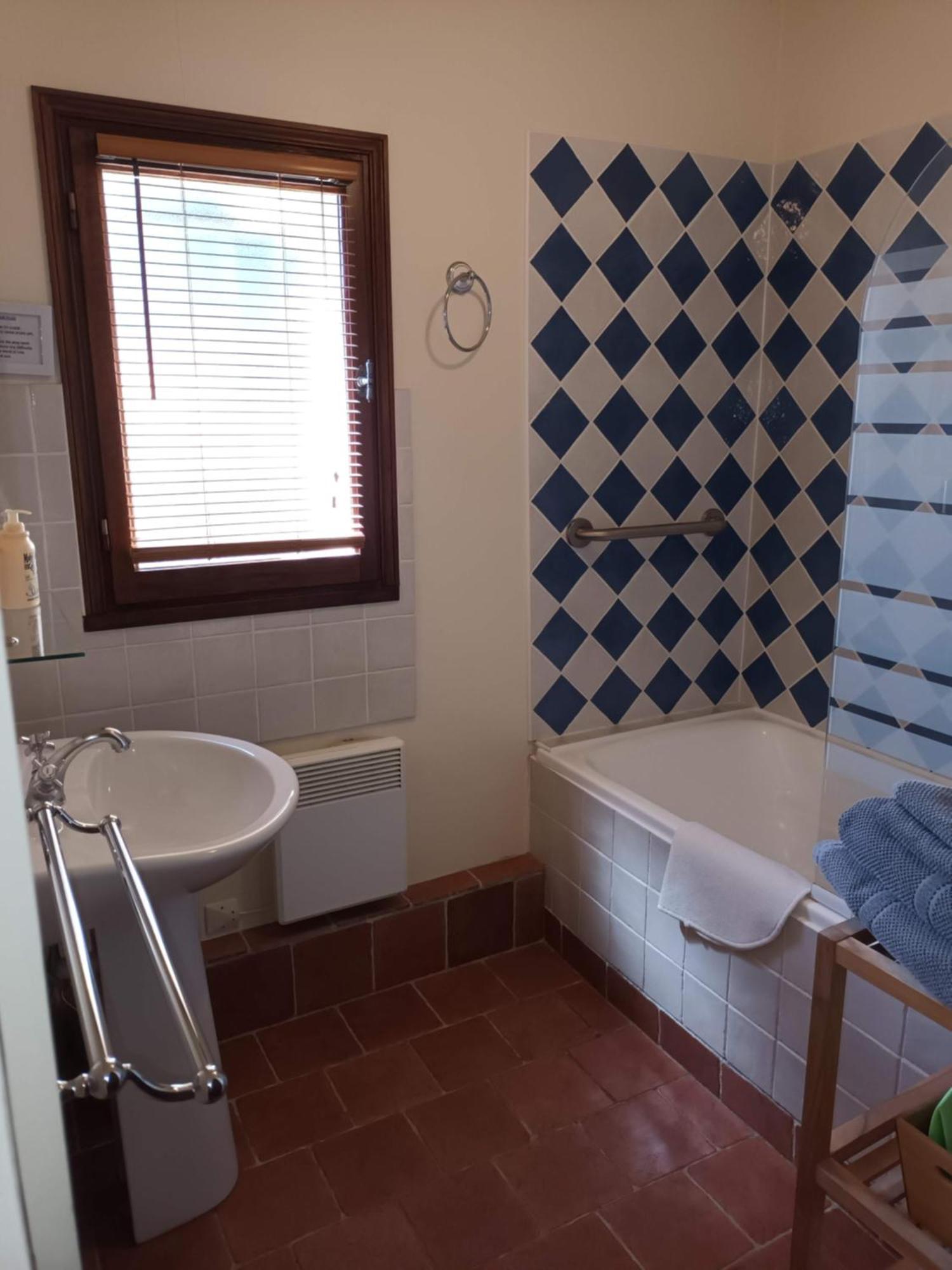 Le Logis Du Pressoir Self Catering Gites In Beautiful 18Th Century Estate In The Heart Of The Loire Valley With Heated Pool And Extensive Grounds. Les Bois-d'Anjou Номер фото